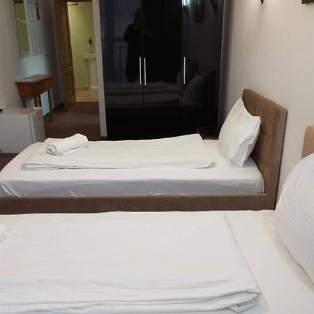 Rhc Royal Hotel Oradea Exterior foto