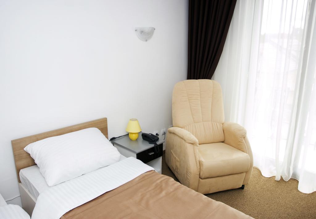 Rhc Royal Hotel Oradea Habitación foto